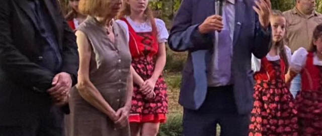 MONTECARLO: El embajador de Alemania entregó un fragmento del Muro de Berlín a la ciudad