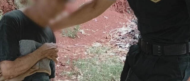 CAMPO RAMÓN: La Policía asistió a un adulto mayor que se desvaneció en un camino terrado